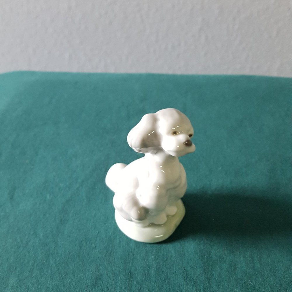 Lladro - A Friend For Life-Dog-2000 Member Gift